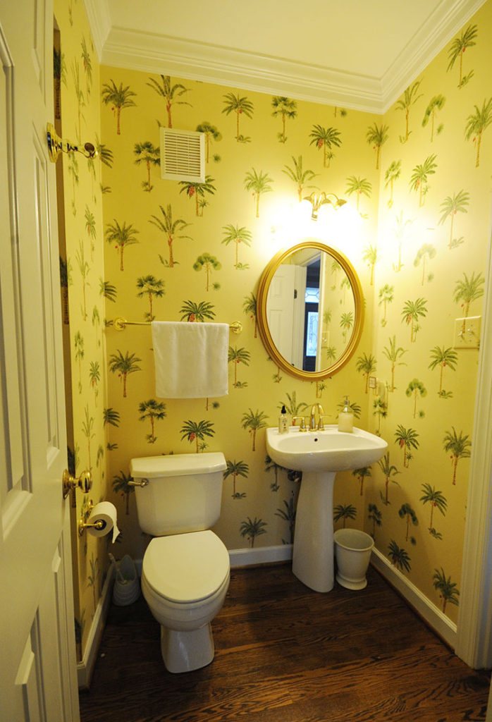 A Yellow Bathroom I Actually Love (Rental Bathroom Reveal)