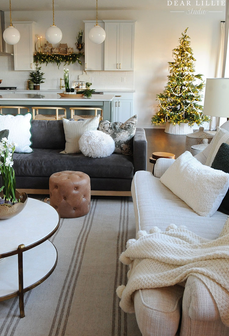 Neutral Living Room Christmas Decor