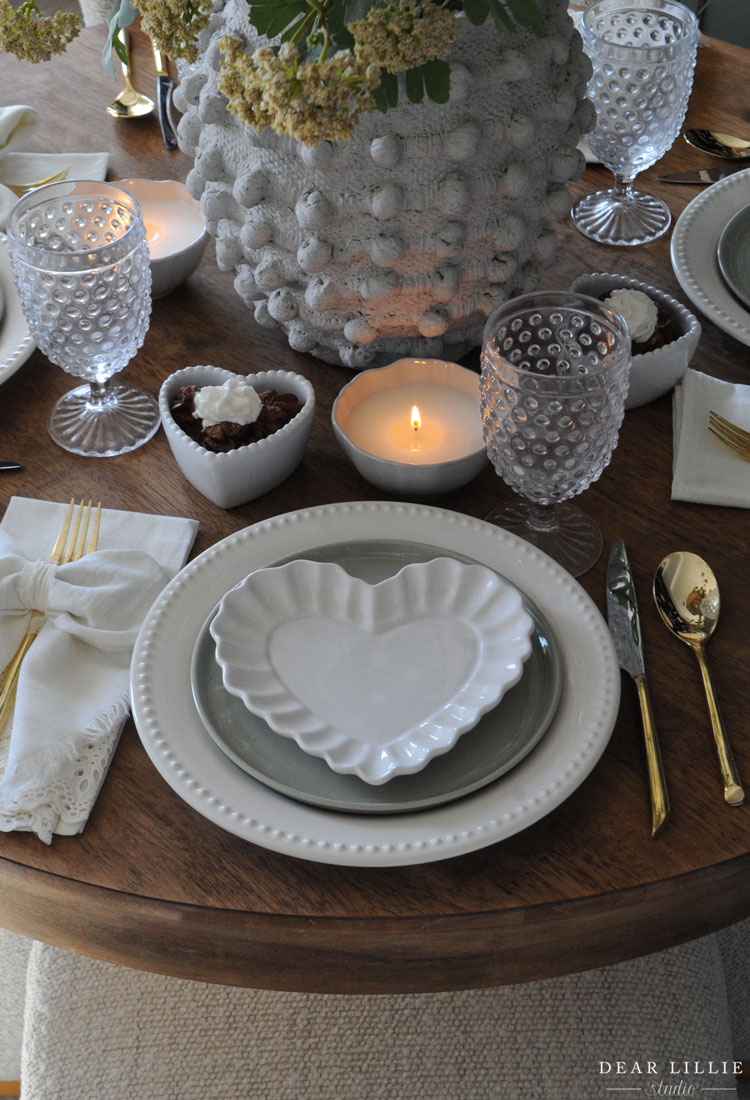 Neutral Valentine's Table